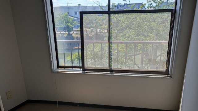 シミズビルB室の内装