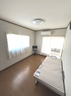 【洋室】 | 宝塚市長尾台１丁目16の33 | ゆったりした洋室です