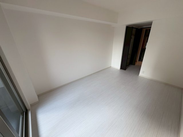 Lasante京橋の洋室
