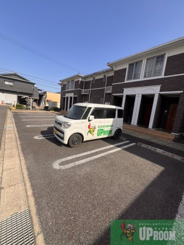 ブルーコルモの駐車場