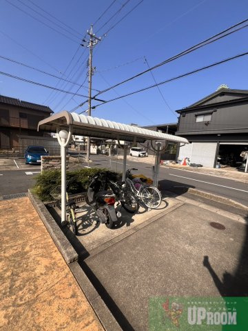 ブルーコルモの駐車場