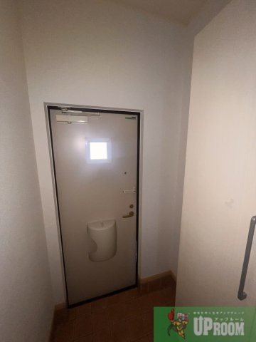 ブルーコルモの玄関