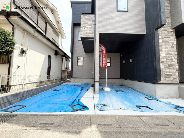 桶川市末広2丁目2期　新築戸建　ブルーミング01の駐車場