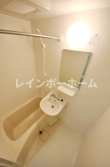 シャンテ四ツ木駅前の浴室