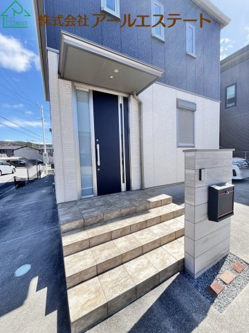 姫路市東山　山陽電鉄「八家駅」徒歩11分の玄関