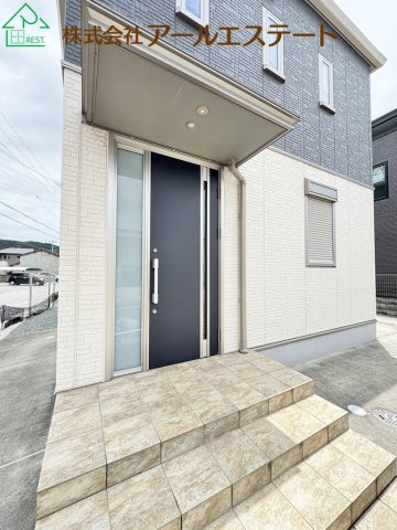 姫路市東山　山陽電鉄「八家駅」徒歩11分の玄関