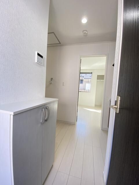 松戸市西馬橋３丁目のアパートの玄関