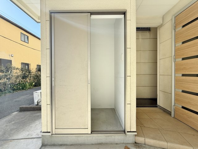 和光市諏訪 の収納|アウトドア用品などの収納に便利な物入を設けてます