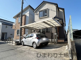 【外観】 | 厚木市山際 中古戸建て | 販売現地　東側約4.5m公道に接道　駐車1台（車種によります）　敷地面積31.9坪