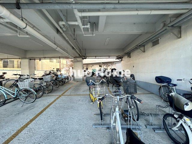 たつみ橋マンションの駐輪場|【自転車置き場】最新の空き状況や費用などの詳細は担当スタッフまでお問い合わせください。