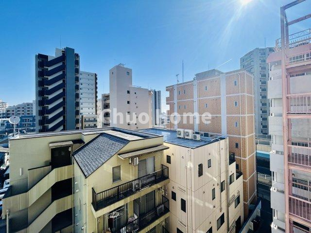 たつみ橋マンションの展望|手を伸ばせば、ふれることが出来そうな環境が、そのままインテリアになったような印象です。その豊かな眺望にふさわしい空間には、通風・採光にも優れ、心地よい光と風があふれています