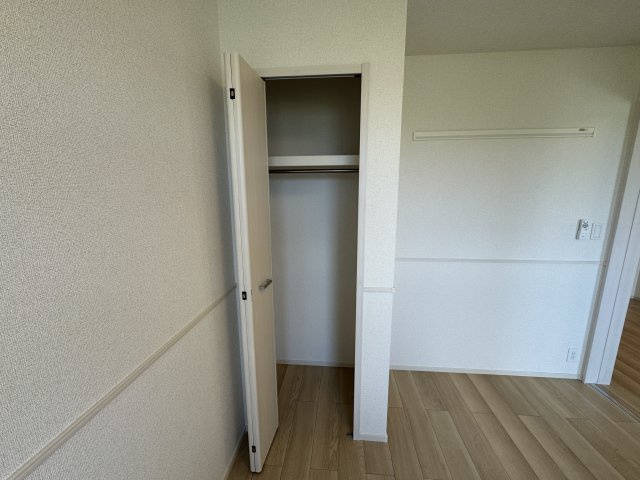 クレールＢの収納|クローゼット（南側洋室）
