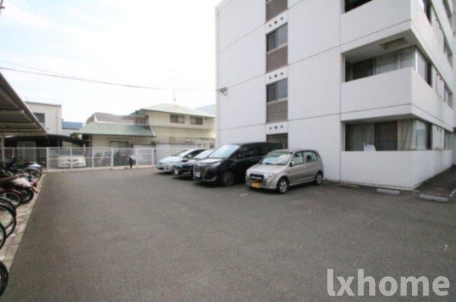 主原E-SITEの駐車場|駐車場があります