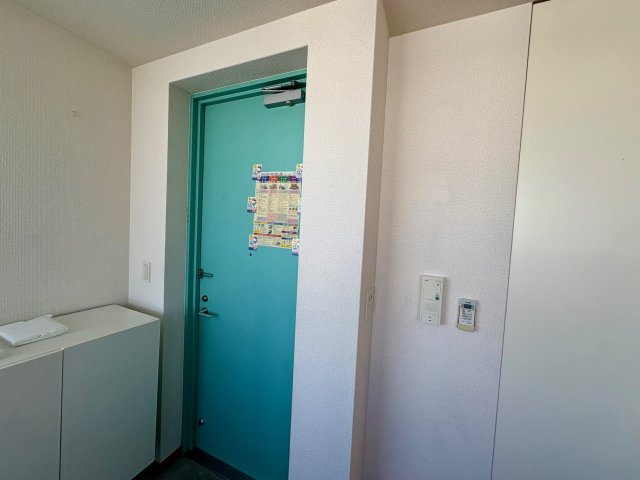 主原E-SITEの玄関