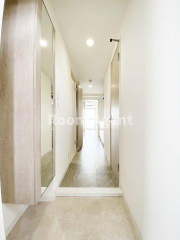 コートバスクの玄関