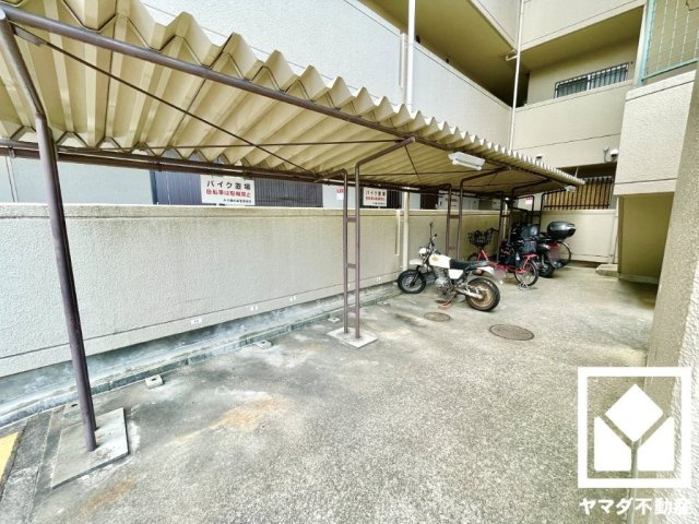 ルネ藤の森の駐輪場