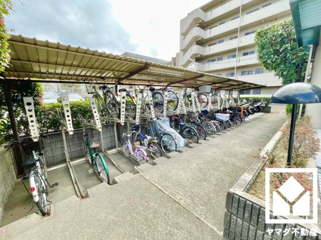 ルネ藤の森の駐輪場