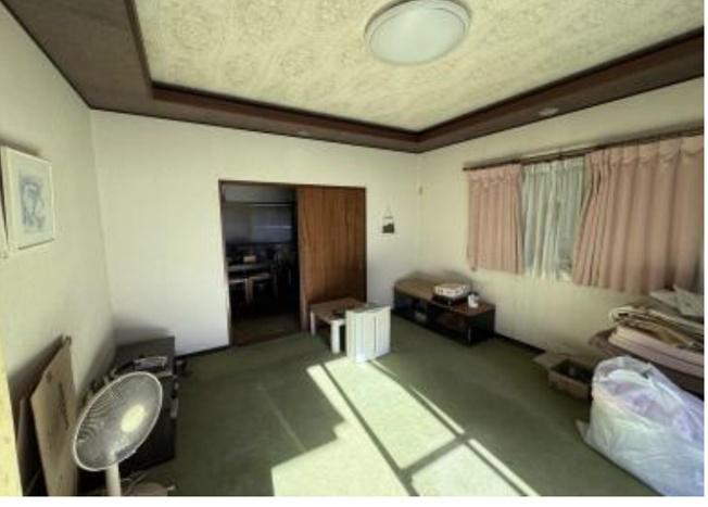 【居間・リビング】 | 本庄市寿2丁目　中古戸建
