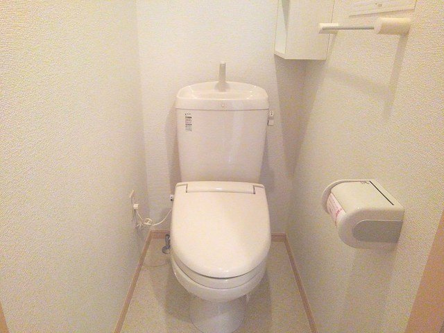 サウスウィング味美Ⅱのトイレ|ゆったりとした空間のトイレです