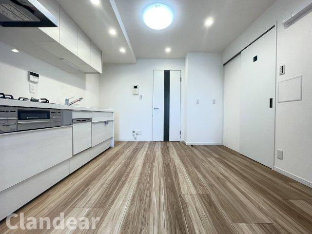 GSハイム第二金町の居間・リビング|ドキドキの新生活も、安心してスタート。ぴったりの住まいを見つけませんか？クランディアが一緒に住まい選びをサポートします‼　まずは、お気軽にお問合せください　＃クランディア
