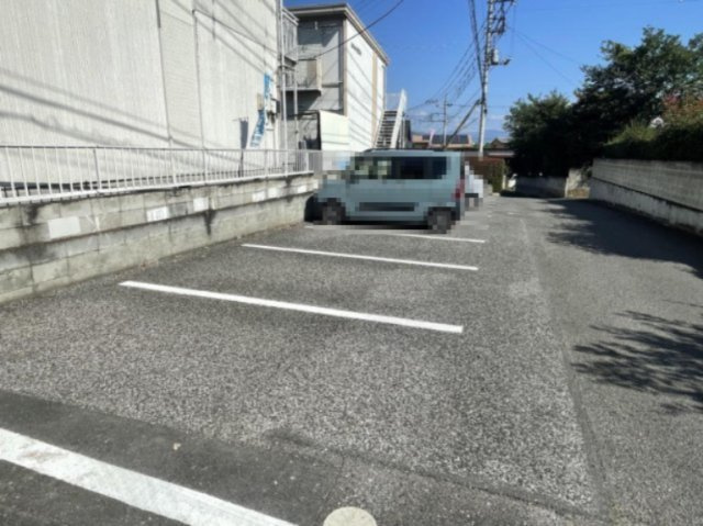 パナハイツMIYATAの駐車場
