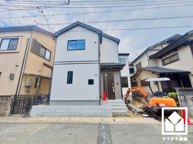 八幡市川口東扇　A号棟の外観