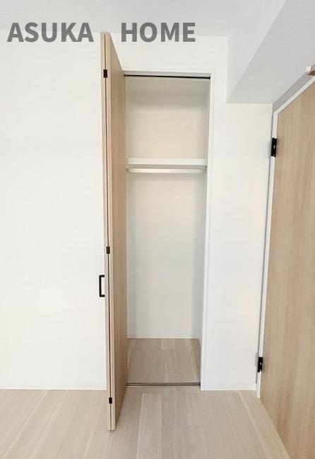 横浜南太田ホームズ2階の収納|大切なお洋服をきれいな状態で収納できます。お部屋もすっきり広々と使えますね。