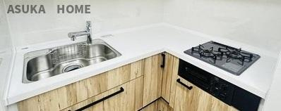 横浜南太田ホームズ2階のキッチン|対面式につき、お料理しながらの会話も弾みますね。