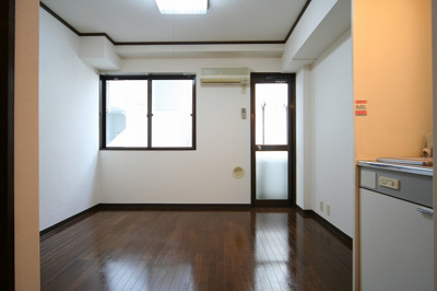 【居間・リビング】 | フローリエ細山Ⅱ | ※同建物ほかのお部屋の写真です。