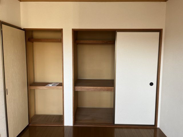 ビューパレーAの収納