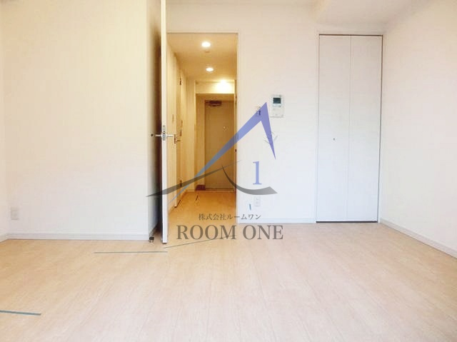 プレール・ドゥーク新大久保Ⅱの居間・リビング|洋室のお部屋です。