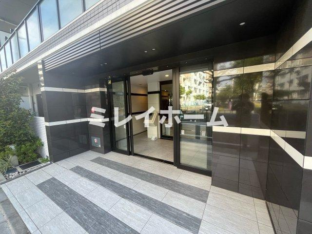 ドゥーエ大鳥居WESTのエントランス