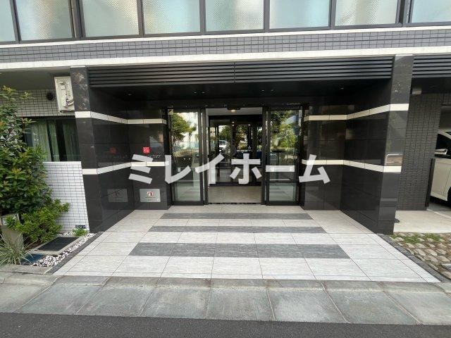 ドゥーエ大鳥居WESTのエントランス