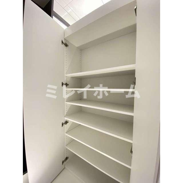 ドゥーエ大鳥居WESTの玄関|同建物内、別のお部屋の参考写真になります。