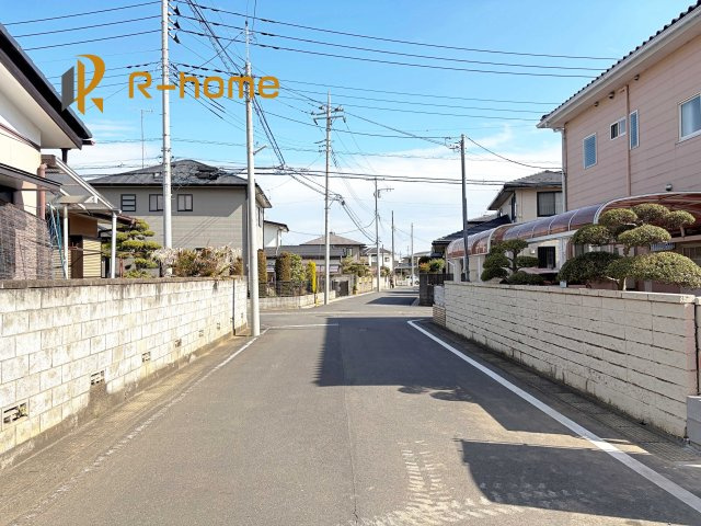 水戸市笠原町第6　新築戸建て　1号棟の前面道路含む現地写真|周辺環境も併せて案内致します♪
閑静な住宅地で笑顔あふれる新生活！
ぜひ現地へお越しください♪