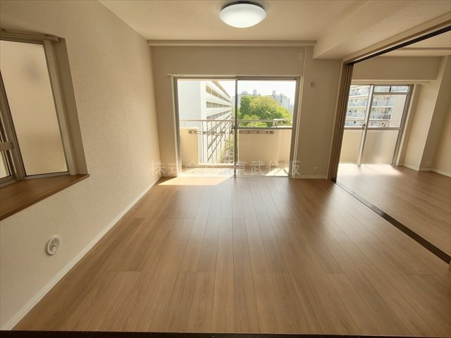 【居間・リビング】の画像