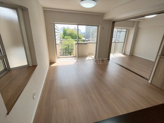 【居間・リビング】の画像