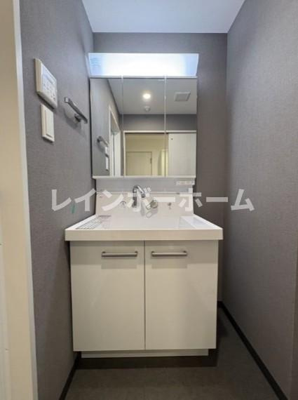 Alivis篠崎の独立洗面台|※別部屋参照写真となります。