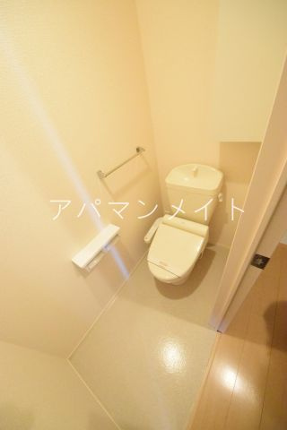 【トイレ】 | サンロイヤル | トイレです