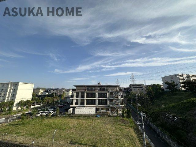 港南台パーク・ホームズの展望|穏やかな街並みを望む見通しの良い景色です。ぜひ実際にご覧になって下さい。