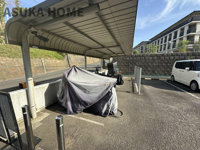港南台パーク・ホームズのその他共用部分|バイク置場の空き状況については、その都度、確認いたしますのでお気軽にお聞きください。