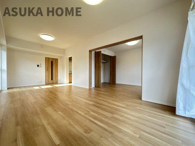 港南台パーク・ホームズのキッチン|ご夫婦や親子での料理をする時間が楽しくなる使い勝手の良い、広々調理スペースです。