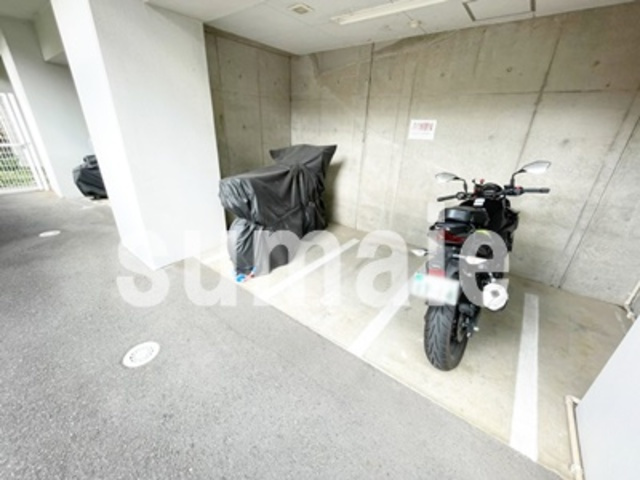 シュロスさいたま新都心のその他共用部分|バイク置き場です。