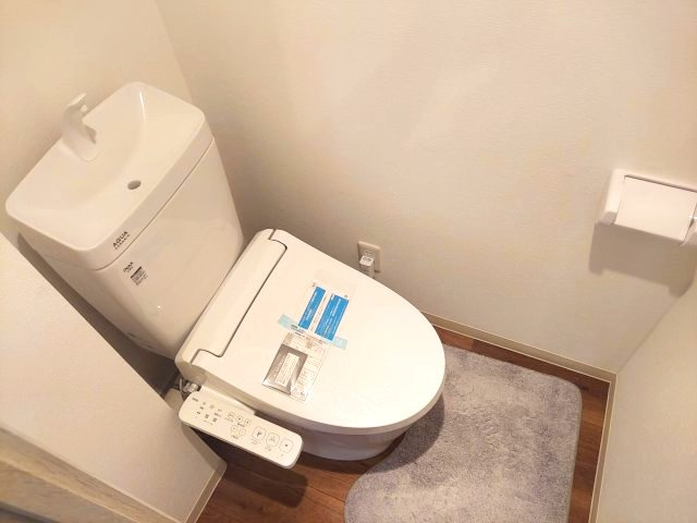 日興宝塚南口スカイマンションのトイレ|温水洗浄便座付き