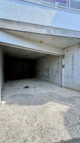 五月ケ丘の駐車場
