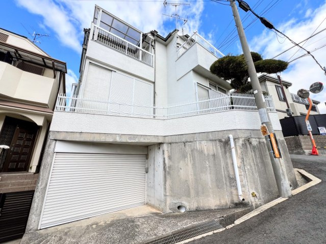 五月ケ丘の駐車場