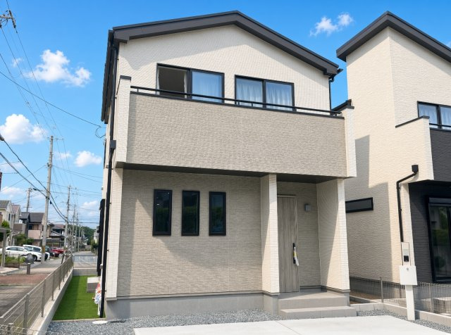 神戸市北区鹿の子台北町　新築一戸建ての外観|お客様に長く安心して住んでいだだける事にこだわった家づくり！住んでからのアフターサービスにもしっかりと取り組んでいます！