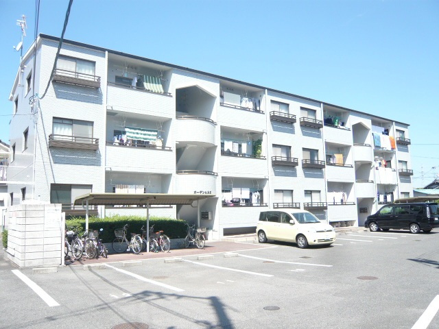 ガーデンヒルズの外観