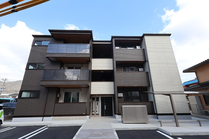 メゾン　カルムⅡ