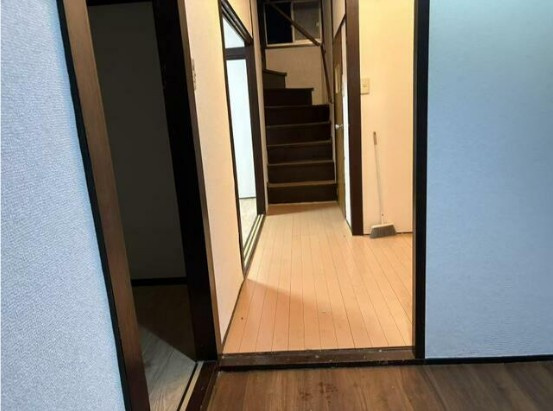 宮戸三丁目戸建の玄関